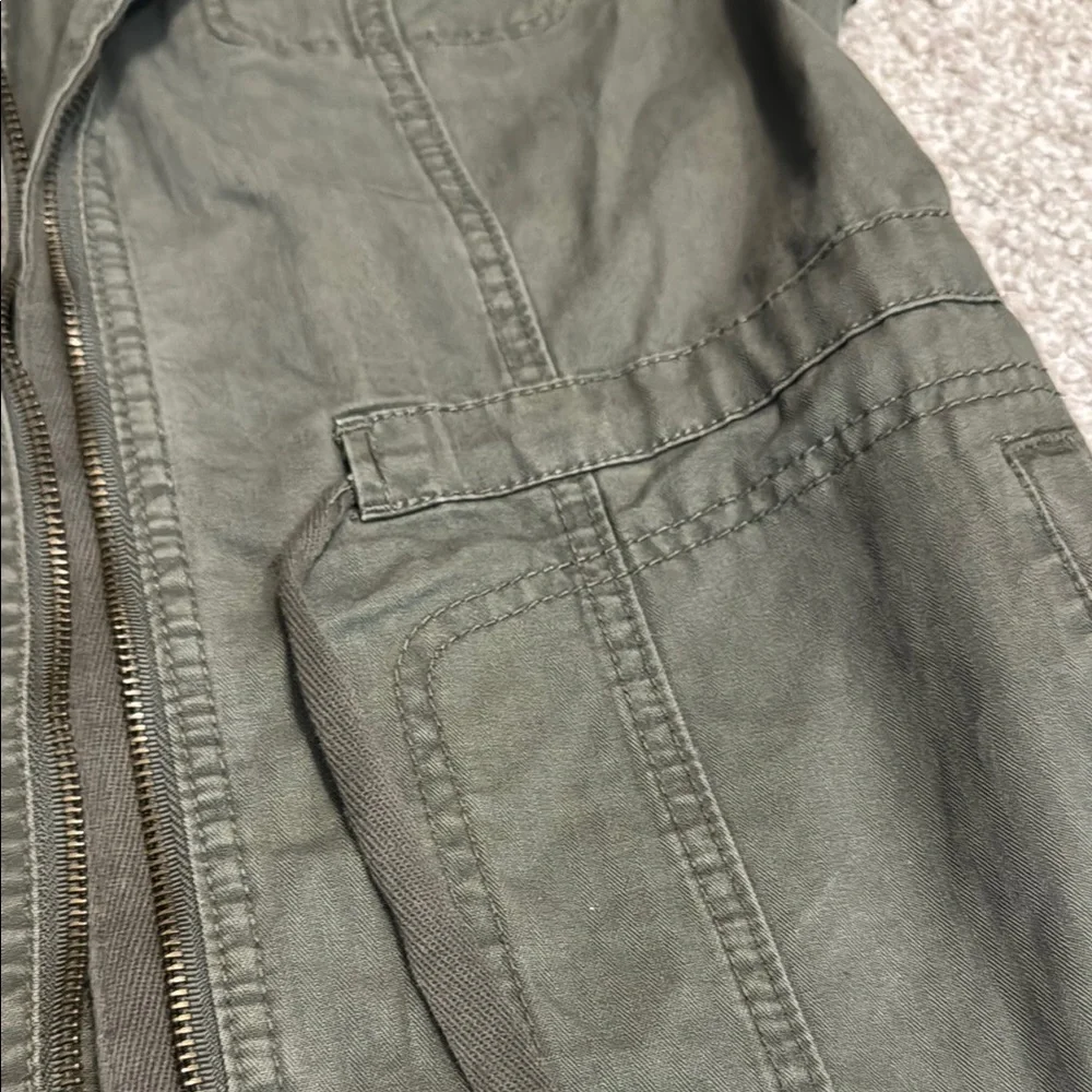 Women's Olive Green Utility Vest - Picture 2 of 5
